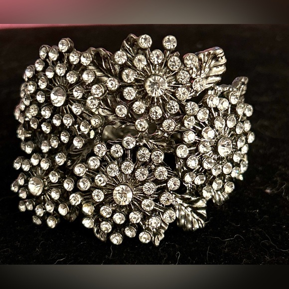Vintage Jewelry - 💎YIKES! I’m blinded by the bling!  Vintage Crystal BLING 🌺 Hinged Cuff Bracelet